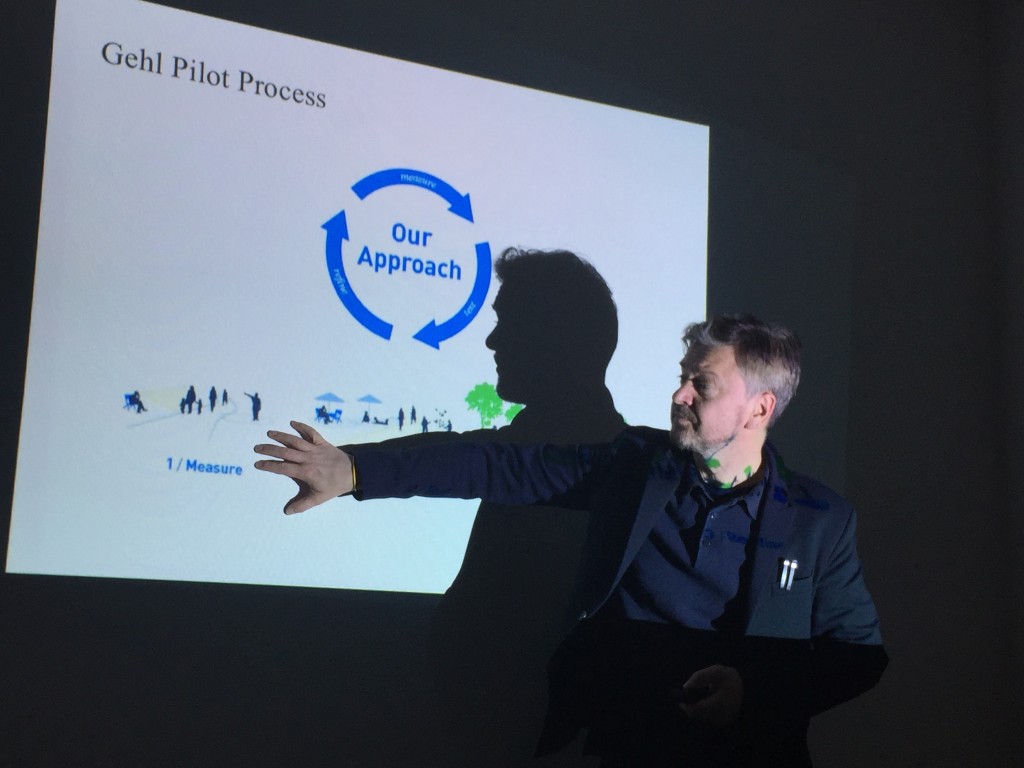 「都市の健康診断をするのが私の仕事だ」ゲール・アーキテクツプレゼン＠新虎通りレポート