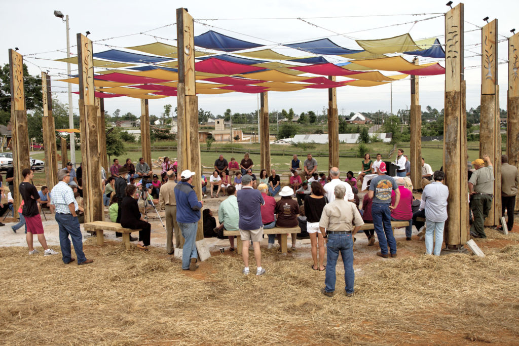 アイデア出しから建設まで！ 米国アラバマ州で体験した住民主体のソトの場づくり、実現の裏側に迫る