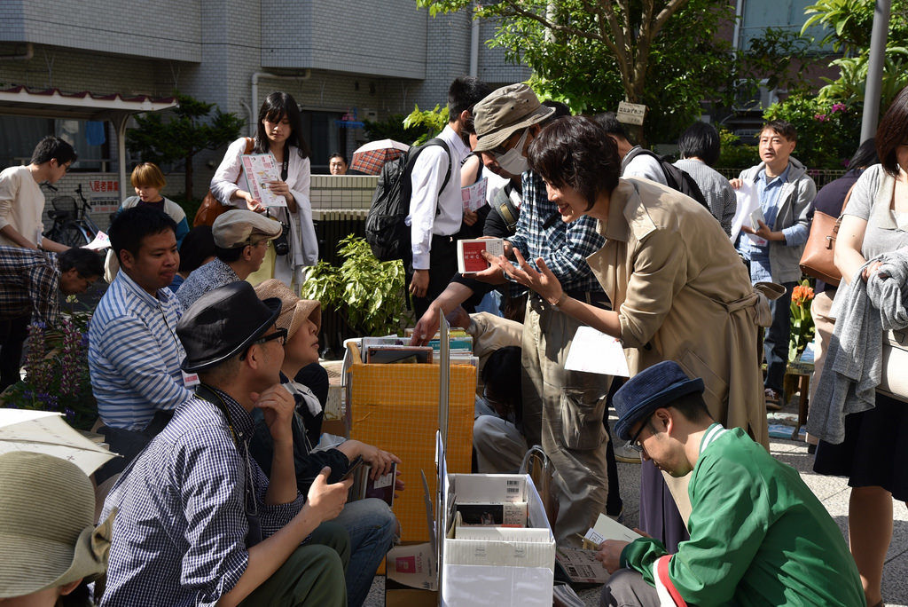 ソトでの「好き」が、まちをつくる。谷根千・不忍ブックストリートの「一箱古本市」