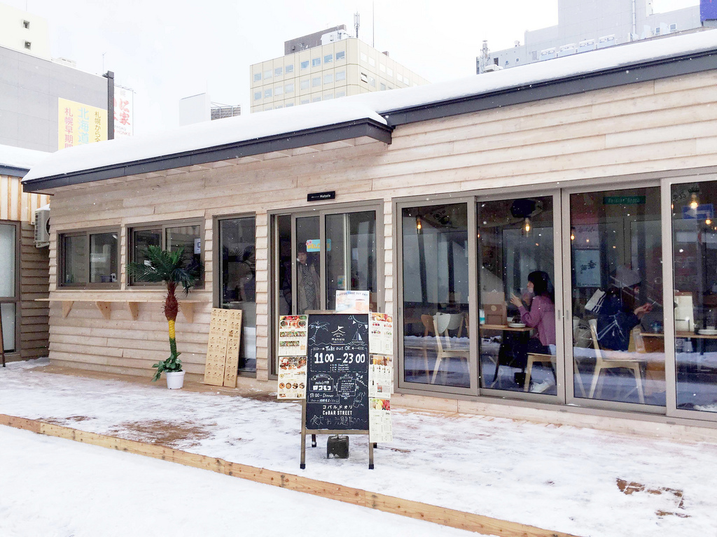 これが北国のソトの使い方！ 地上に歩行者を取り戻す「コバルドオリ」@札幌