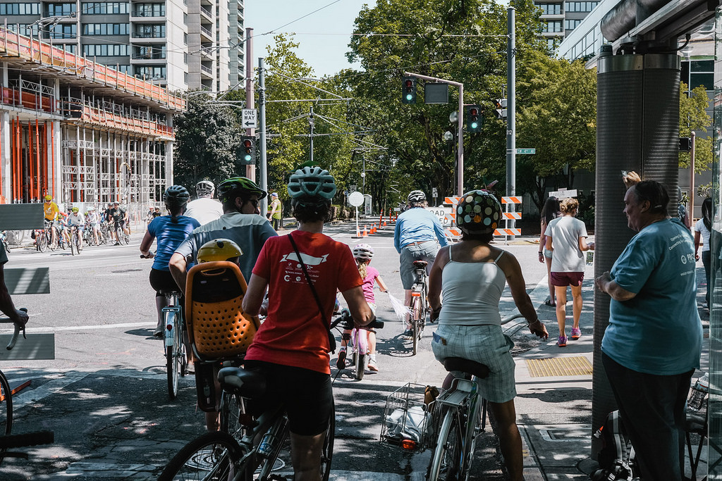 日曜日は車道のど真ん中を自転車で走ろう！ ポートランドの「サンデー・パークウェイ」