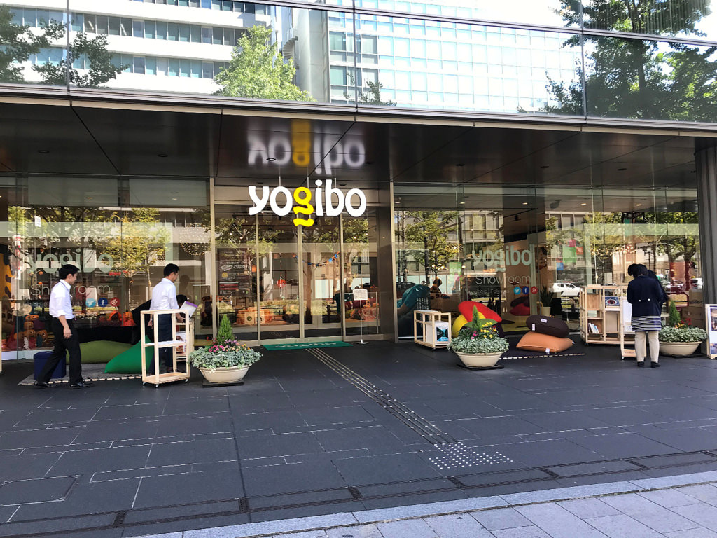 御堂筋のソトで本を読もう。御堂筋の新しい道の使い方を紹介