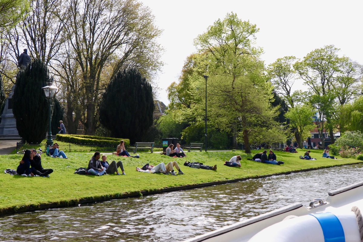 水と人の距離が近い！ 水を愛する人が集まるオランダ・ライデンの水辺と人々の風景